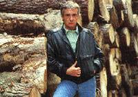 Mon chanteur  préféré  :  Michel  Sardou  ;  le  voici en extérieur