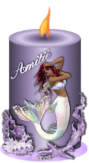 Sur ctte Belle bougie mauve est écrit;: Amitiés, et avc une belle femme dauphin/joli différent couleurs sr elles, mauves blanc vert rose; verdure,coquillage, ce qui fait penser à un fond sous la mer; 