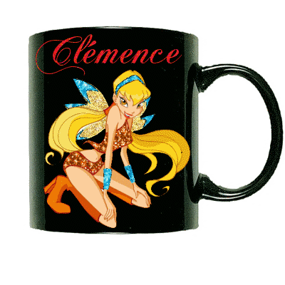 belle tasse noire:où jolie fille blonde brille, sourit  à notre intention