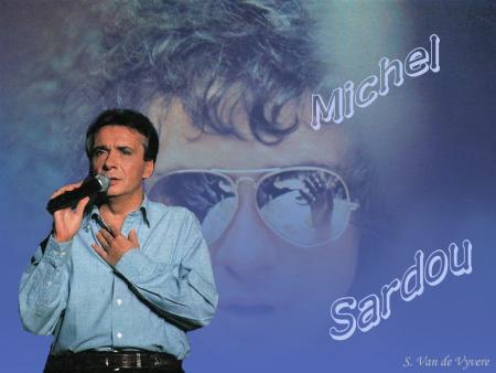 En concert: Michel Sardou et   sa  photo prise avc lunette derrière Beau