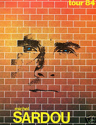Michel sardou,en transparence mur en briques:original joli!ancienne photo 1984!!mai autant SUCCES!!on le sait