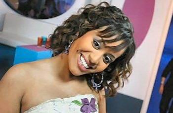 Amel Bent Chanteuse internationale�chante bien�gaie et jolie ��