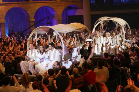 Artistes chantent en Faveur des Restos du Coeur,com chaque année Spectacle beau tendresse et gai 