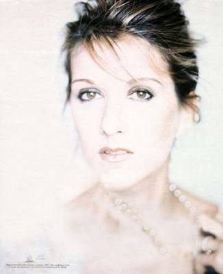 bell et simple:Céline Dion,beau visage,simplicité et charme naturel!!Belle photo!!
