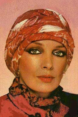 BONJOUR� Vous souhaitant un agr&eacute;able Samedi,je viens vs offrir la photo d'une chanteuse que l'on entend moins,mais qu'il en d&eacute;gage tjours autant du charme,elle a un r&eacute;pertoire bien!Mari