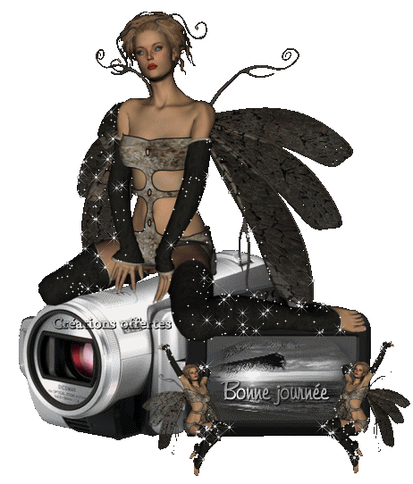 Bell femme habill&eacute;e Original,NoirBlancGris Brille, sr son Appareil Photo,une photo de la Mer Pr Venir Ns Souhaiter BONNE JOURNEE�avc 2 autrs femmes dns le meme look en gris bottes noire�photo cool  mo