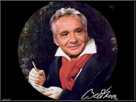 michel sardou     Le chanteur que j'appr&eacute;cie depuis pas mal d'ann&eacute;e,  Et l&agrave;  en costume d'Epoque: Beethoven,  a voulu  rem&eacute;morer Sa M&eacute;moire, Michel la m&eacute;moire d'un grand Pianiste e