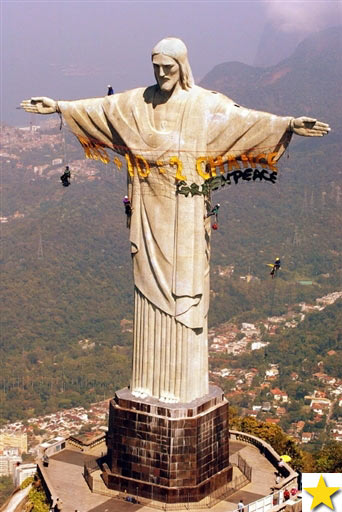 bELLE sTATUE du CHRIST,  en haut de la colline, domine la belle ville de RIO DE JANEIRO  Mexique�� Beau paysage,  Le Christ  Veille Prot&egrave;ge  la ville de Mexico  la r&eacute;gion  le Pays ��   &&PEACE  AND  L