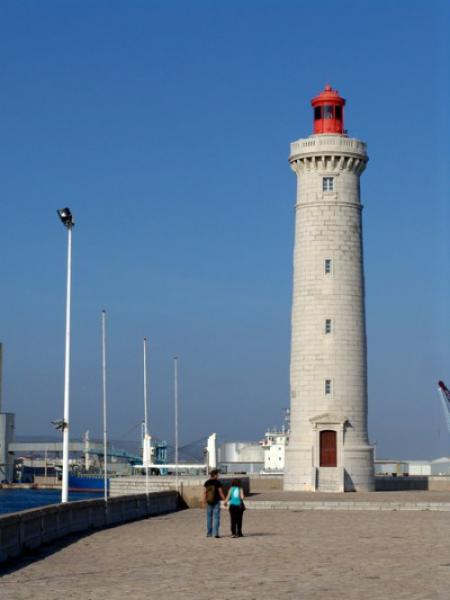 Le Port,  le phare &agrave; SETE  belle ville anim&eacute;e, la mer,  beau ciel bleu� 