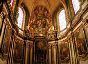 iNT&eacute;rieur  de la Cath&eacute;drale de Besan&ccedil;on ��  Est ce que quelqu un connait  ou  habit dns ctte r&eacute;gion?? Fait moi Petit Coucou��