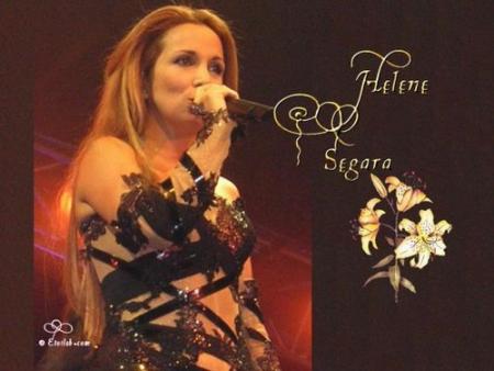 En concert,   H&eacute;l&egrave;ne S&eacute;gara &&