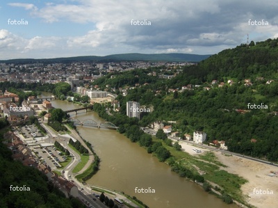 BESANCON ville que j'ai visit&eacute;  et fait connaissance R&eacute;gion Franche Comt&eacute; ctte semaine�Superbe  Ville patrimoine riche culture et histoire, que de verdure!! Neige froid Air pur!!!! Le DOUBS !! 