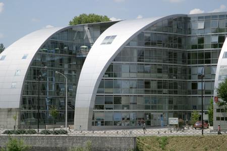 Beau batiment &agrave; BESANCON et oui la semain prochain je vais fair VOYAGE a BESANCON avec amis et Association   je vs offrirai Photos et Images ��