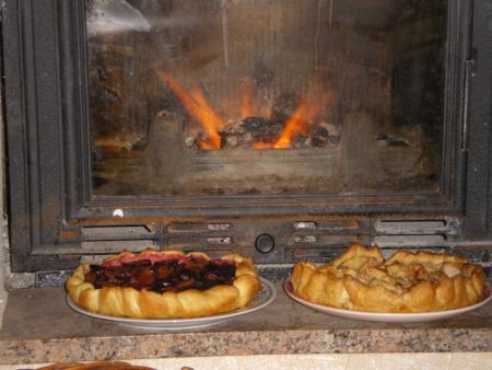 Les fruits, l'on peut en fair de bonnes tartes pommes prunes raisins coings poires,fruits de saison  Chataignes, devant feu de chemin&eacute;e�Cela vs fait pas envie?? Un peti Coucou si coeur vs dit!!je
