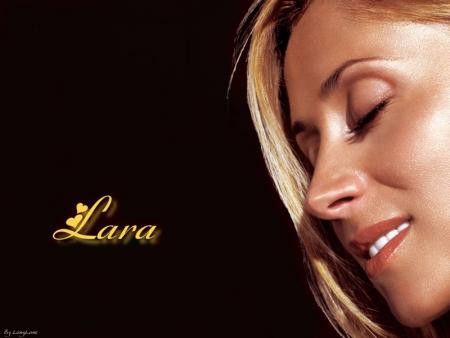 Jolie photo:  lara Fabian,  de profil  ravissante, pense  