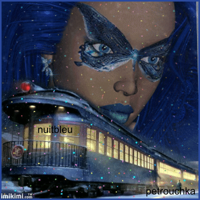 Belle femme  jolis yeux Papillons  Bleu  dns la nuit &eacute;clair&eacute; par le train et ses lumi&egrave;re  Lumi&egrave;re Etoiles de la Lune� viennent &eacute;claire cette jolie cr&eacute;ature f&eacute;minine��Brille Que cela brille autant dns 